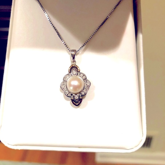 Pearl and diamond necklace on sterling silver chain - Picture 2 of 4